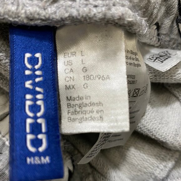 H&M x Looney Tunes Bugs Bunny Shorts - Picture 4 of 4